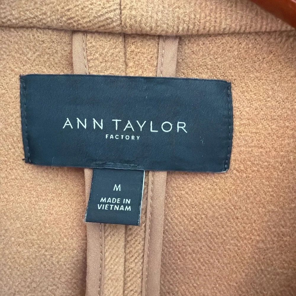 Ann Taylor Factory Camel Wrap Coat Belted Shawl Collar M - Picture 2 of 6